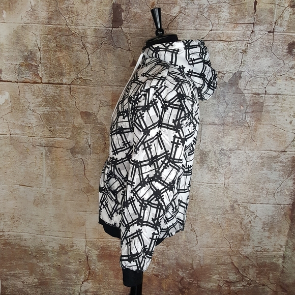 MEDIUM Sherpa Lined Zip-Up Hoodie - Picture 3 of 8